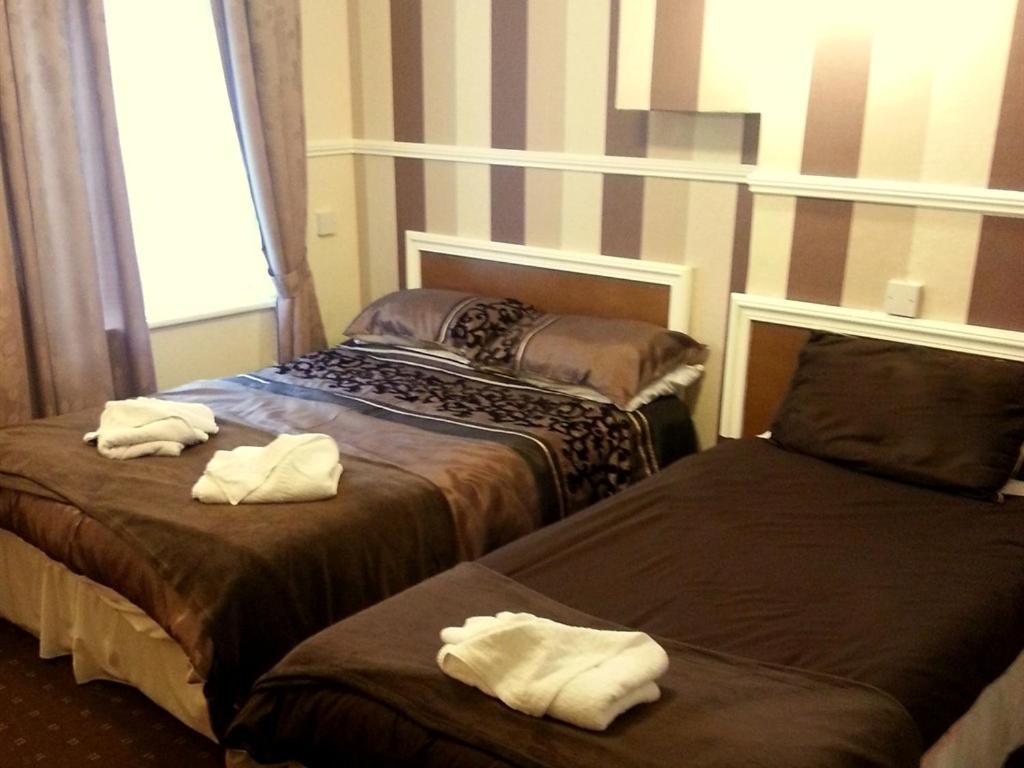 The Park Villa Blackpool Room photo